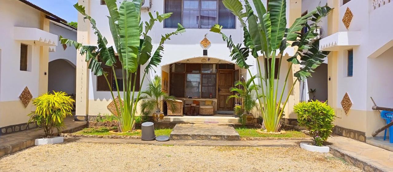 Simba Apartments Diani Beach Exteriér fotografie