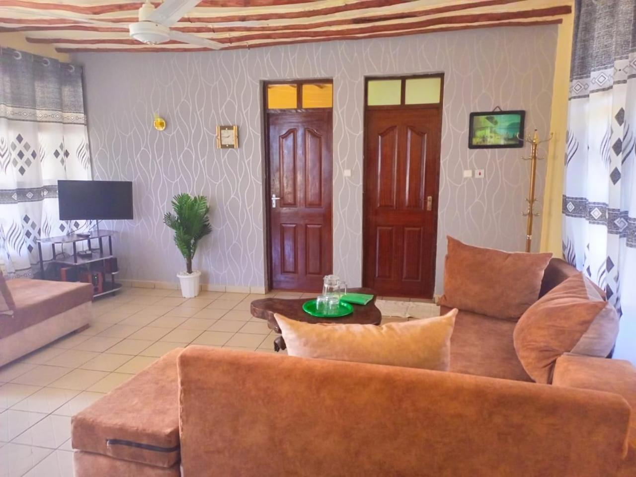 Simba Apartments Diani Beach Exteriér fotografie
